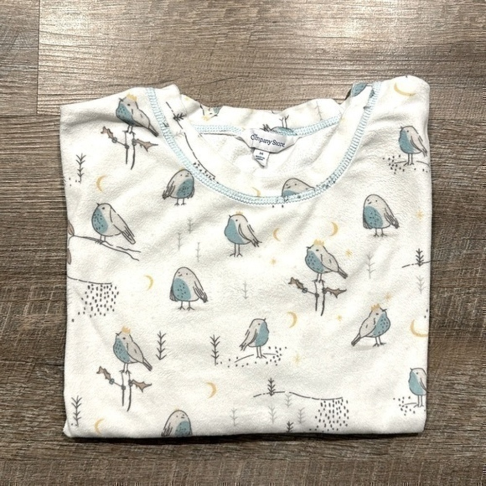 Company Store White micro fleece long sleeve bird shirt, size medium
